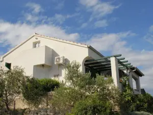 Holiday Home in Veli Rat Near Saharun