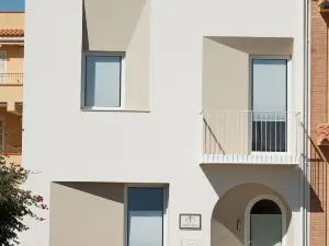 บีแอนด์บี โทรเรฟอร์เต้