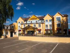 Premier Hotel