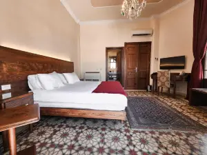 La Place Hotel