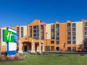 Holiday Inn Express & Suites South Portland