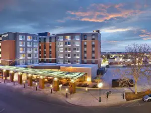 คอร์ทยาร์ดบายแมริออท ลินคอล์น ดาวน์ทาวน์