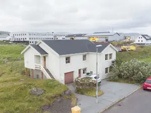 4 Bedroom Apartment - 20 Min Walk from City Centre - Nature