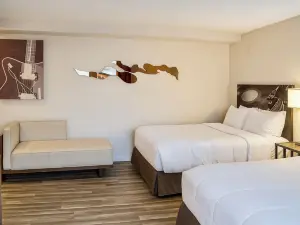 River Forest Inn