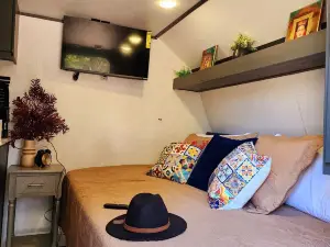 RV w/Lake Access - 4 acre Private Retreat