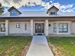 Modern Lakehouse w/ Stunning Views & Hot Tub!