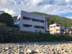 3-Minute Walk from Hakone Yumoto Station  Open