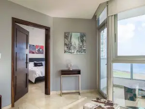 Modern Apartment in Costa del Este