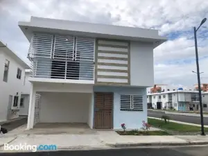 Casa en Baní Cerca de Playa Los Almendros