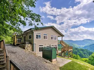 Private Blue Ridge Home w/ Mountain Views, Hot Tub