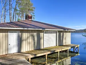 'Paradise Cove' Cabin w/ Boathouse & Dock