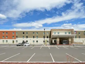 Holiday Inn Express & Suites WILLIAMS by IHG