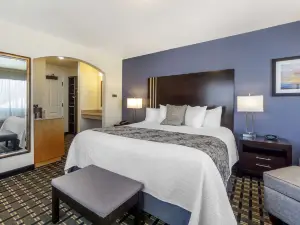 Best Western Plus Edmonds Harbor Inn