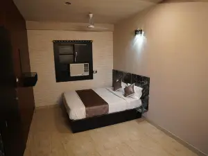 FabHotel Sara Residency
