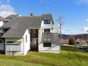 Access to Hiking Trails and Sports Center Amenities - Charming Getaway