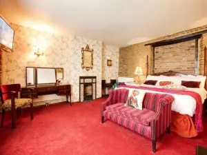 The Rose and Crown Hotel