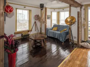 Sleeps 6 - 100MFromBeach - Ocean View Balcony