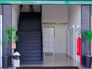 VR2 Hotel