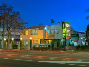 Legends Motel