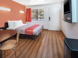 Motel 6 Thousand Oaks, CA
