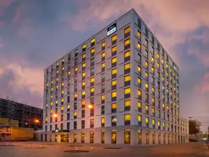 Holiday Inn - the niu, Ridge Halle Central Station