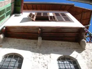 Çiçekli Konak