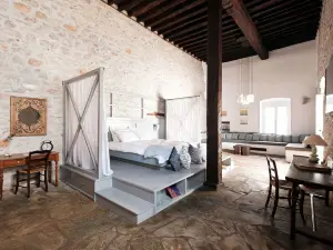 Keresbino Hydra Manor House