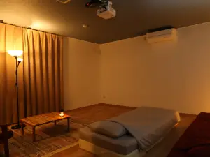 Sloth Glamping