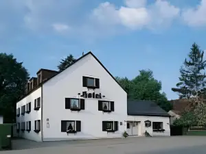 Arrivel am Bergson - Bisher Hotel Neuner