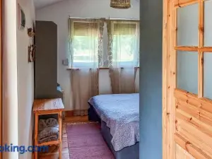 Stunning Home in Cedynia with Kitchen