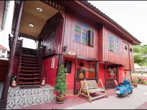 SixBedroom Villa in Saturday Night Market Old Town