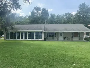Lakeside Retreat With Panoramic Views Like No Other