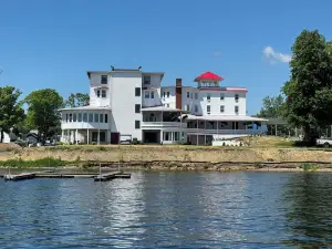 Knot Shores- Cozy, 3 bedroom Cottage,  w/water access