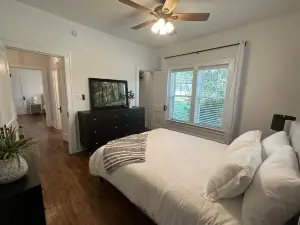 New Downtown Irvine 3/2 home w/king bed. Near Red River Gorge, Berea, Lex.