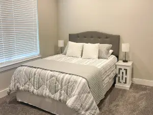The Briar Lakefront Retreat!