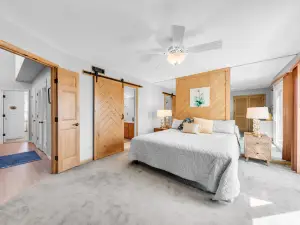 Great 2 Br Villa! Marsh/Distant Ocean Views! Neighborhood Pool! Near Kayak Dock!