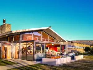 Wanaka Hotel