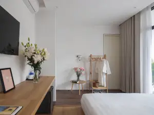BeeSpace Coworking & Apartment
