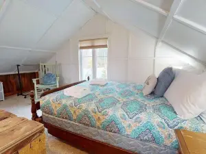 Pond View Cabin