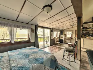 Lovely Couples Escape on Mississippi River!