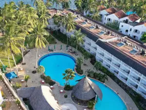 Travellers Beach Hotel & Spa