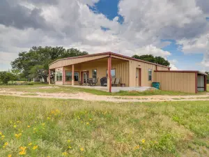 Bertram Ranch Property w/ Patio & Gas Grill!