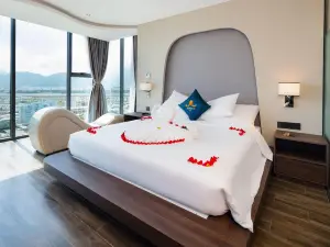 Amber Hotel Managed by HT
