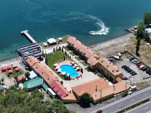 Best Western Bohemian Resort