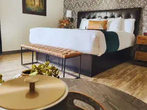 Waterfront Hotel