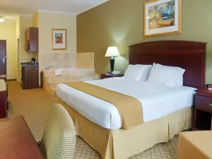 Holiday Inn Express & Suites Winnie