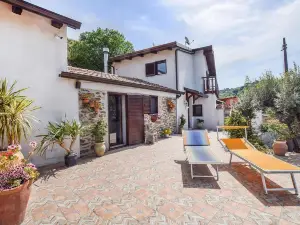 Beautiful Home in Motta San Giovanni with Wifi and 2 Bedrooms