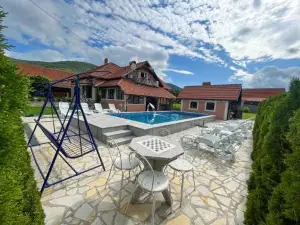 Djokić 2 sa Bazenom