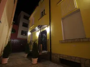 Guest House "The House" Top Center Gabrovo