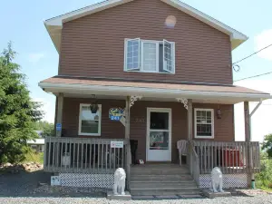 SAL's Bed and Breakfast by the Sea